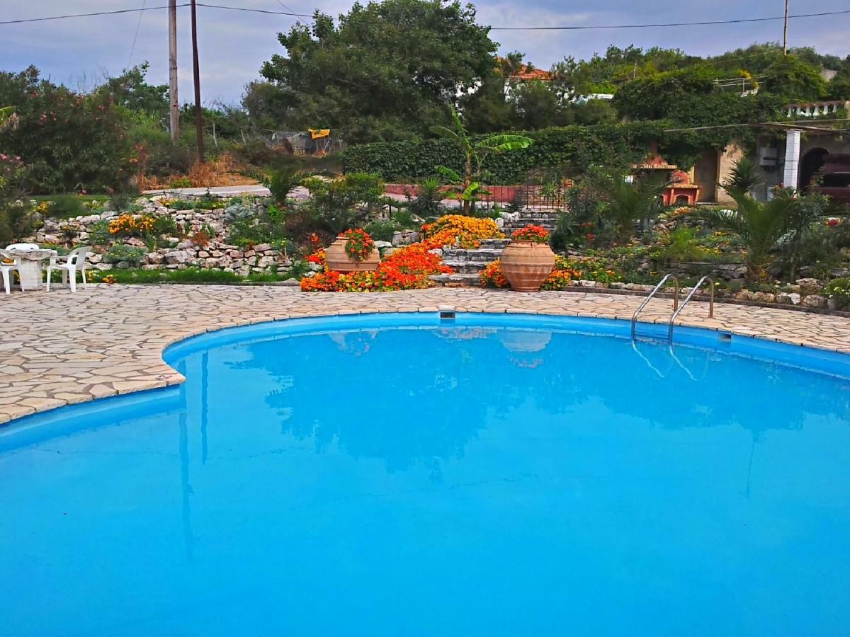 Angela Apartments Pool Gardens And Sea Views Agios Stefanos Avliotes  Eksteriør bilde