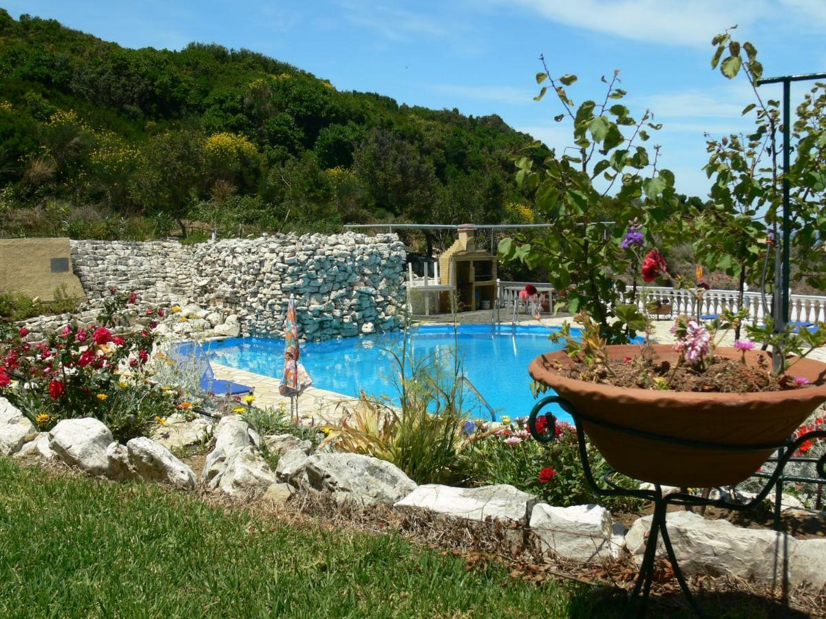 Angela Apartments Pool Gardens And Sea Views Agios Stefanos Avliotes  Eksteriør bilde